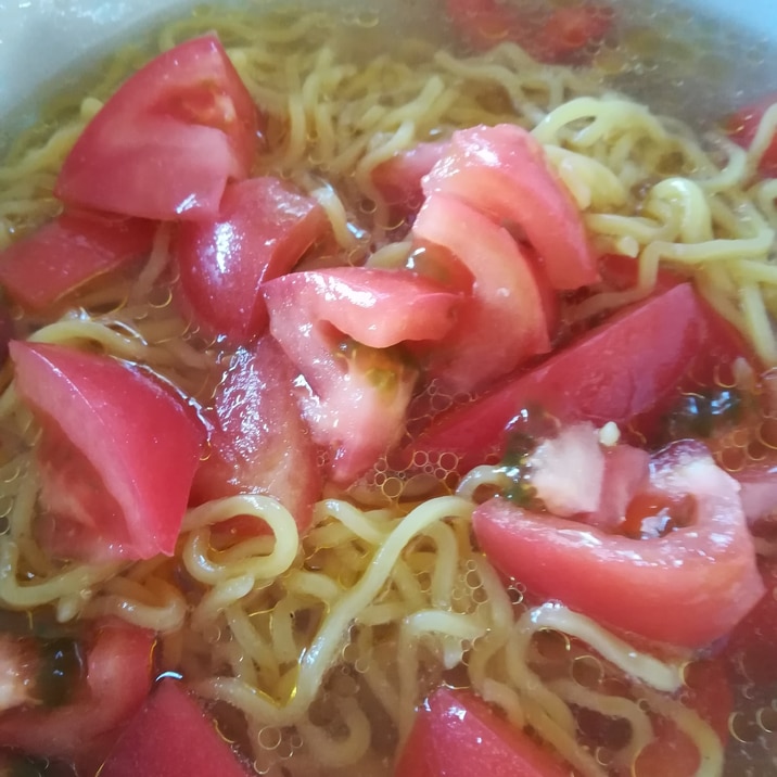 あっさり涼しいトマトラーメン